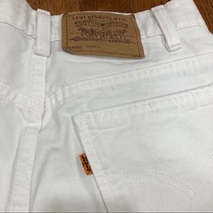 COPY - ORANGE TAB Vintage Levi’s White Denim Shorts